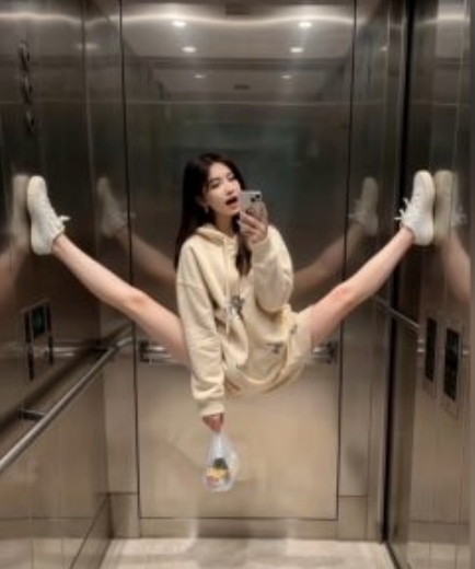 AI生成电梯一字马美女制作教程，条条流量上万，别再在外面被割韭菜了，全流程实操-电脑资源自留地